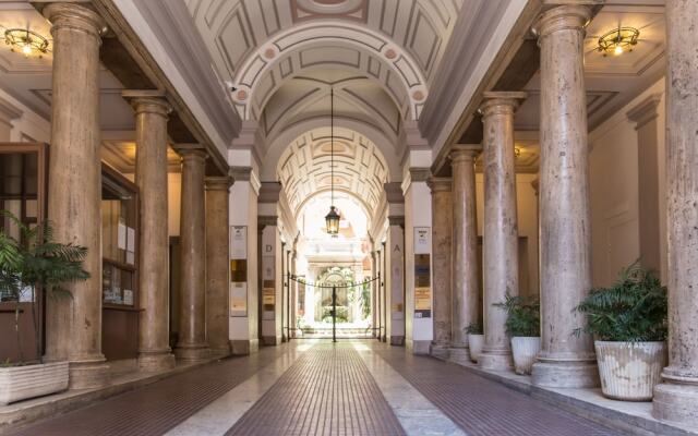 Отель Nazionale Palace Suites вид на фасад