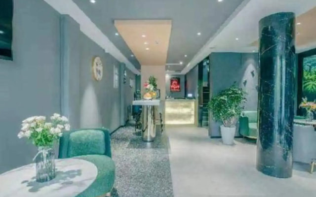 Mila  Hotel