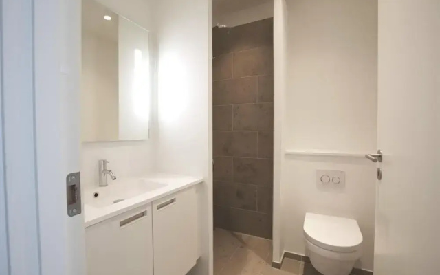 Cool Studio Apartment w Private Terrace - 219