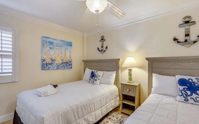 Inlet Reef 411 2 Bedroom Condo by RedAwning