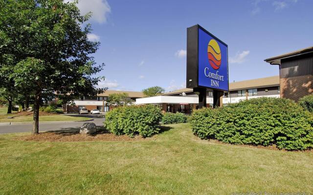 Отель Comfort Inn Ottawa West Kanata Канада, Оттава - отзывы, цены и фото номеров - забронировать отель Comfort Inn Ottawa West Kanata онлайн вид на фасад