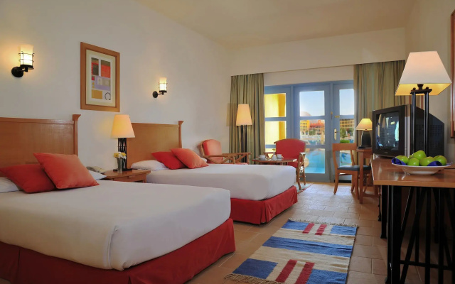 Strand Beach Resort