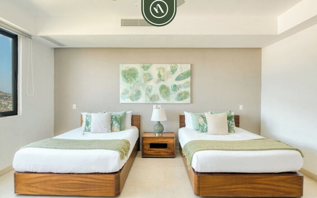 Luxury 4 BR Condo - Amazing Bay View - Pool