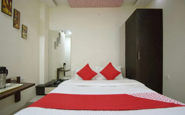 OYO Flagship 80565 Hotel Royal Inn