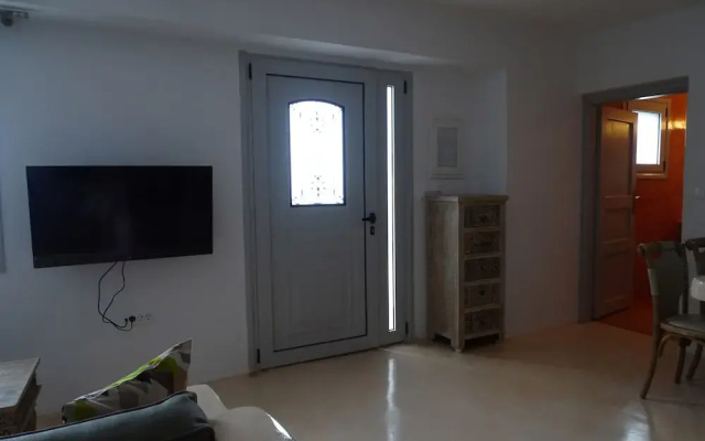 Amara House