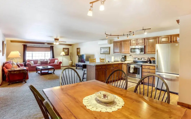Centrally-located Deadwood Apt w/ Mountain Views!