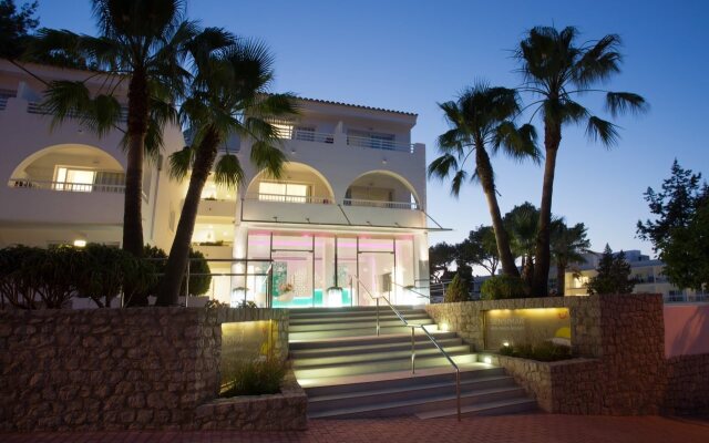 Отель Grupotel Ibiza Beach Resort - Adults Only вид на фасад