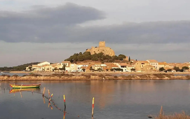 Entre port et village