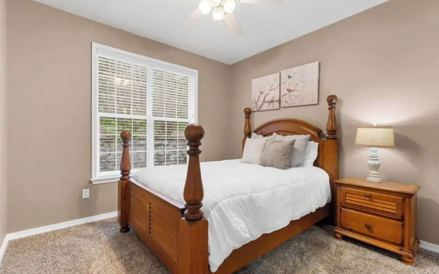 The Greenview Manor - Lake Views
