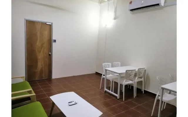 Third Street Station - Hostel