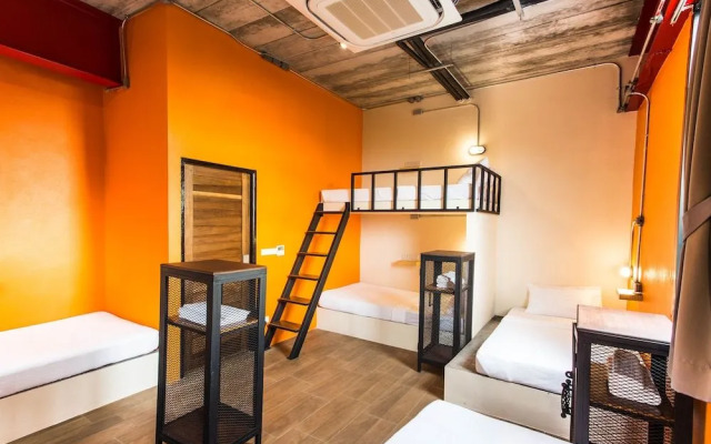 Khunsuek Muay Thai Hostel