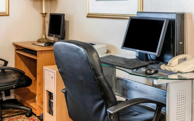 Quality Inn and Suites Airport