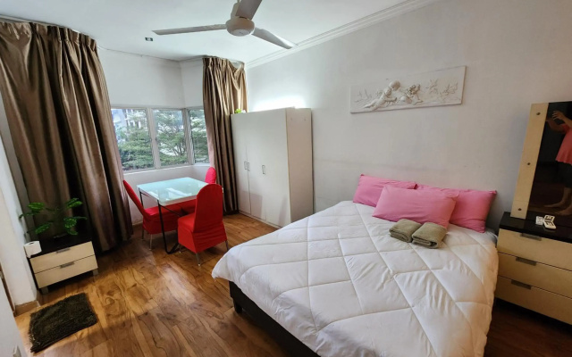 Own Private Jucuzzi POOL inside Sri Petaling Hse