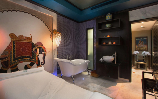 Отель Radisson Blu Hotel, Dubai Media City