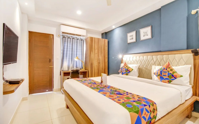 Hotel The Sun Suites