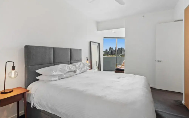 2-bed, 500m From The Beach With Pool, Gym & Sauna