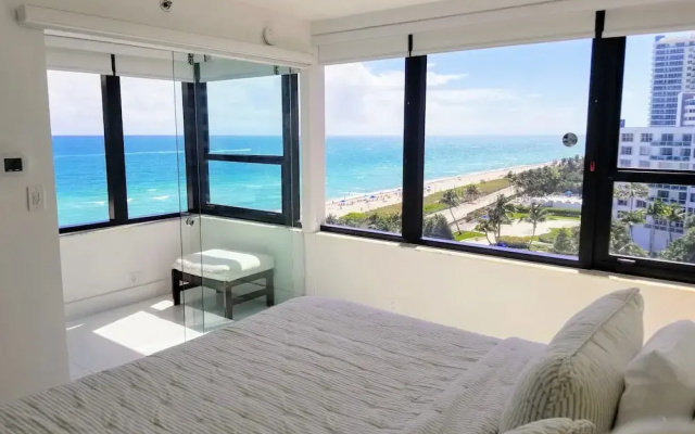 Alexander 1101 2 Bedroom Apts by RedAwning