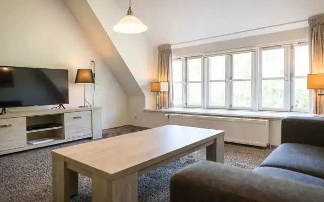 Farmhouse Apartment Near De Slufter
