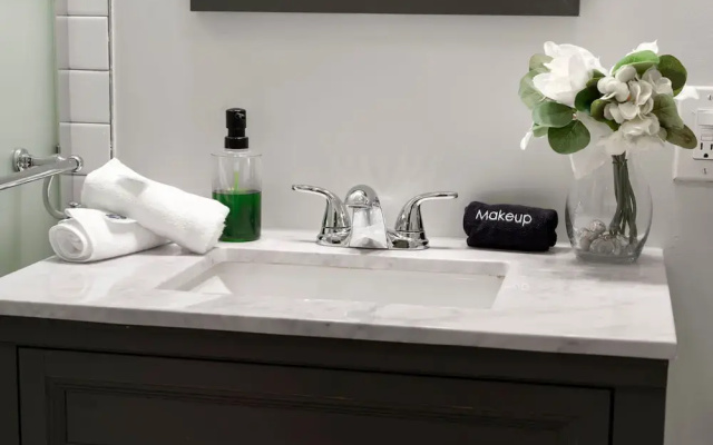 Chicago Treasure 4 Bed Getaway