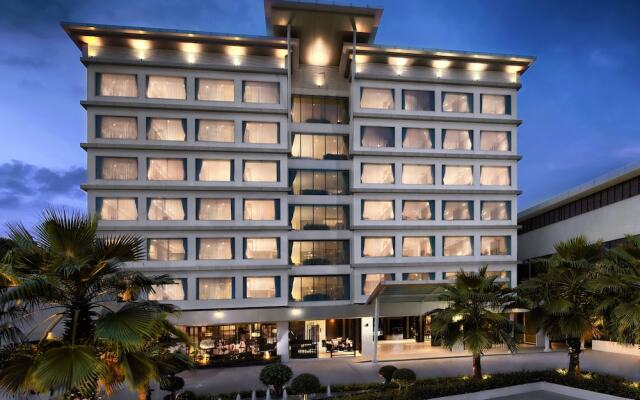 Отель Signature Pattaya Hotel Таиланд, Паттайя - отзывы, цены и фото номеров - забронировать отель Signature Pattaya Hotel онлайн вид на фасад