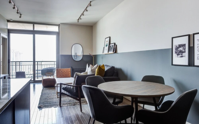 Domio Downtown Trendy 2BR BBQ Grills