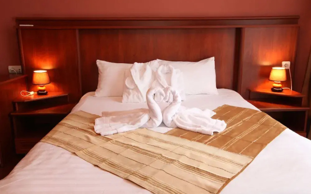 Aristocrat Hotel