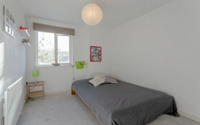 2 Bedroom Apartment With Balcony in Nunhead