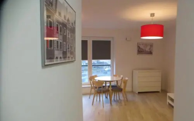 Poznan Black Red apartment