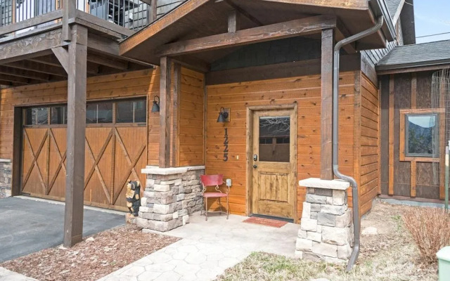 Timber Mountain Retreat - 3 Br Townhouse