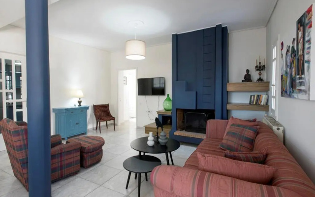 Met & Kas corner spacious house with countryard