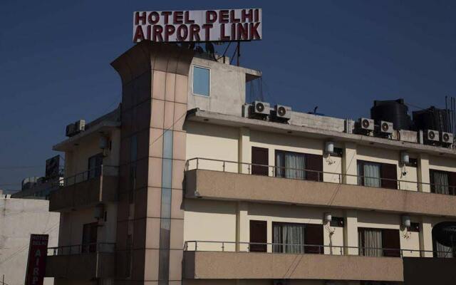 Hotel Jet Inn Suites вид на фасад