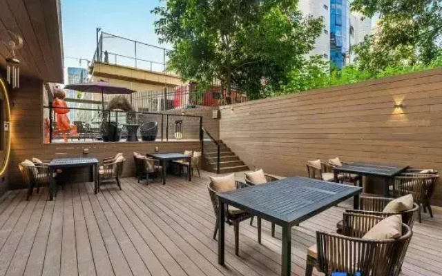 Homeinn Plus Hotel (Chongqing Liziba Niujiaotuo Light Rail Station)