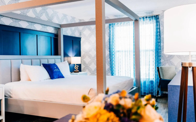 Salem Waterfront Hotel & Suites