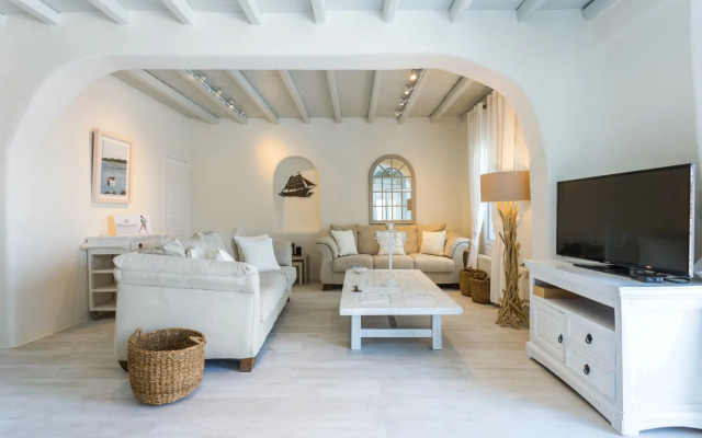 Luxury House with Private Pool 1A