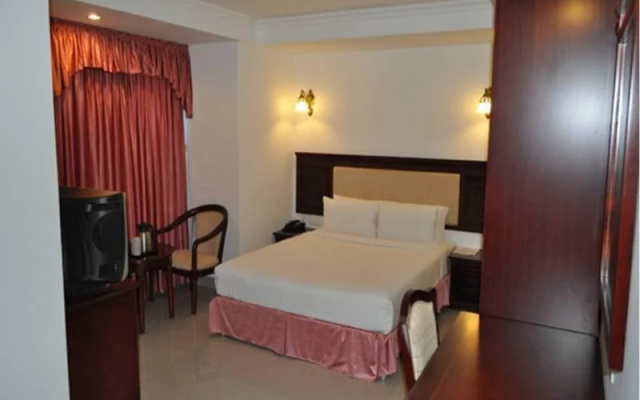 Hamilton Hotel