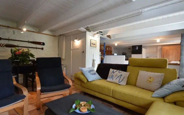 Tranquil Stay Near Audierne