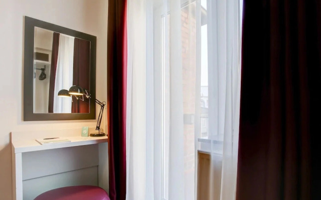 Hotel West