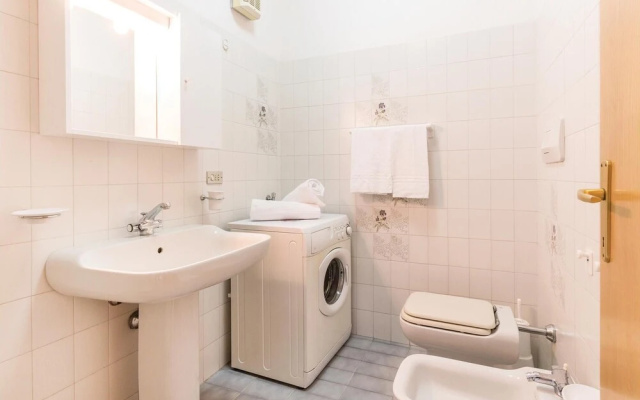 Amazing Apartment in Villa Rosa TE With 2 Bedrooms