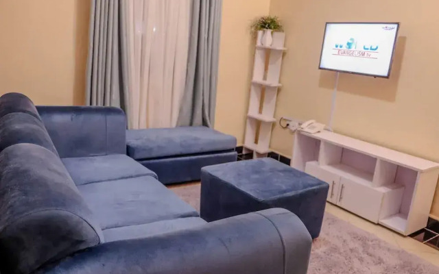 Dayo Suites And Hotel