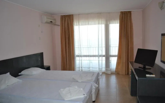 Phoenix Family Hotel