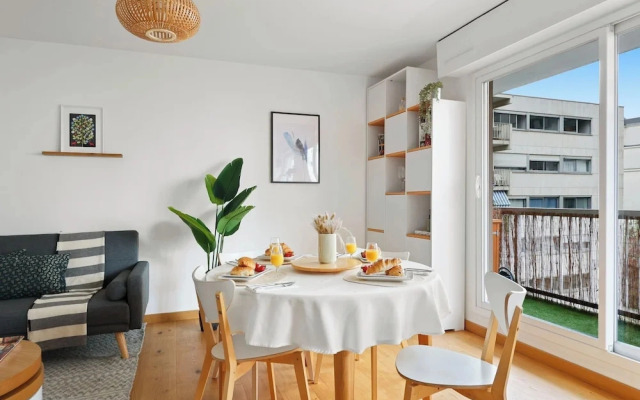 Cozy 2BR Eiffel Tower Area