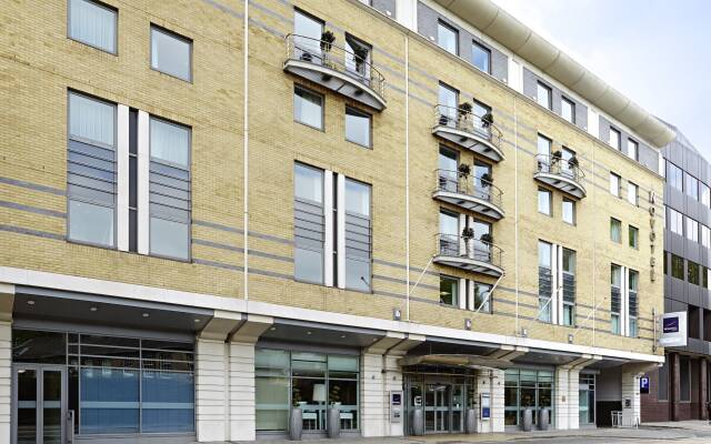 Отель Novotel Waterloo Лондон вид на фасад