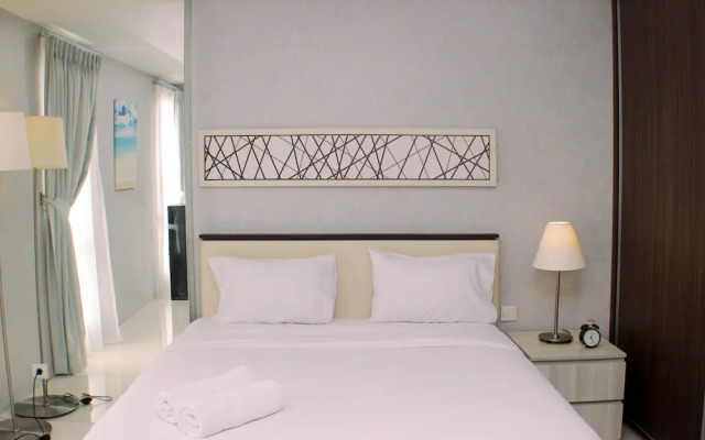 Big And Cozy Studio At Azalea Suites Apartment