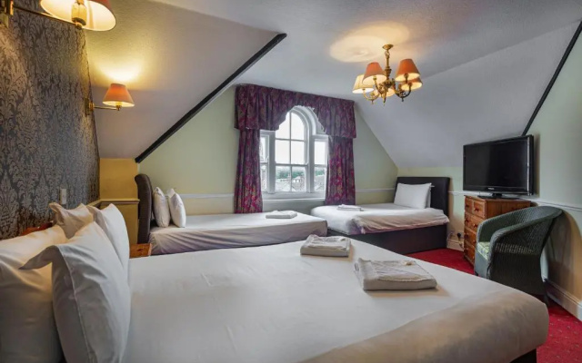 George Hotel