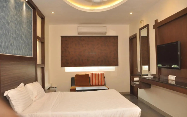 Hotel Tamizh Park