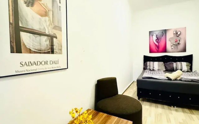 Modern 3BR Apartment 10 Min to FAC Platz