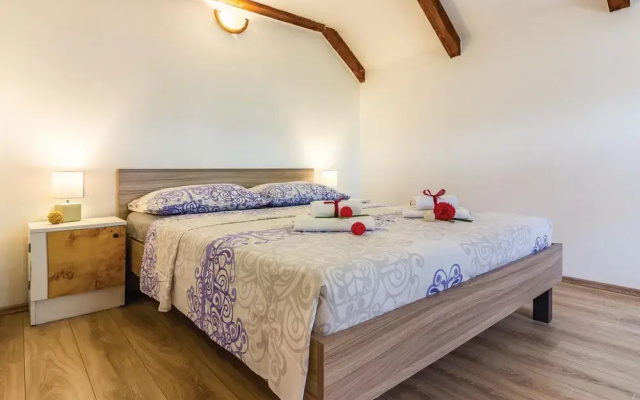 Awesome Home in Vodnjan With Wifi and 2 Bedrooms