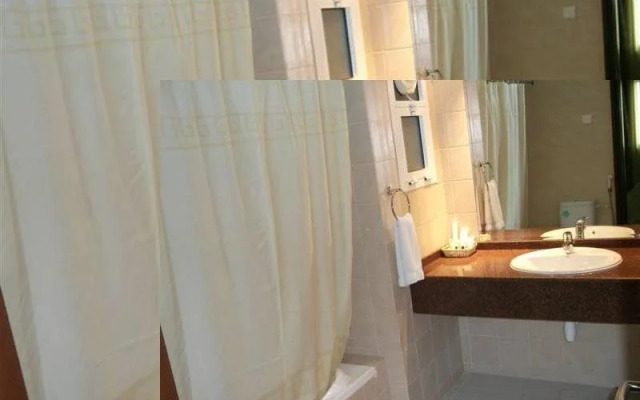 Al Thuriah Hotel Apartment