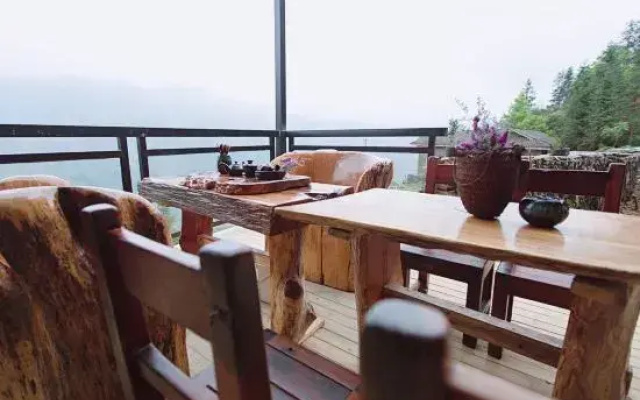 Longji Terraced Field Yunduan Scenic Homestay (Ancient Zhuang Village)