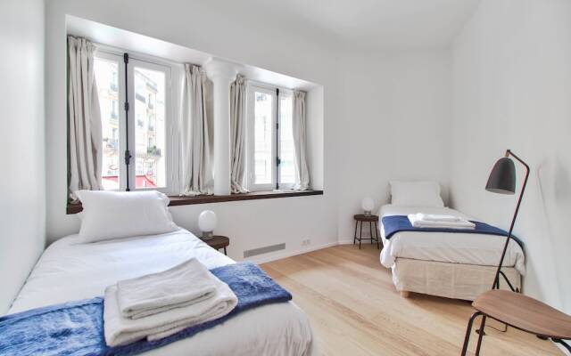 Отель Outstanding luxury apt - Louvre Франция, Париж - отзывы, цены и фото номеров - забронировать отель Outstanding luxury apt - Louvre онлайн вид на фасад